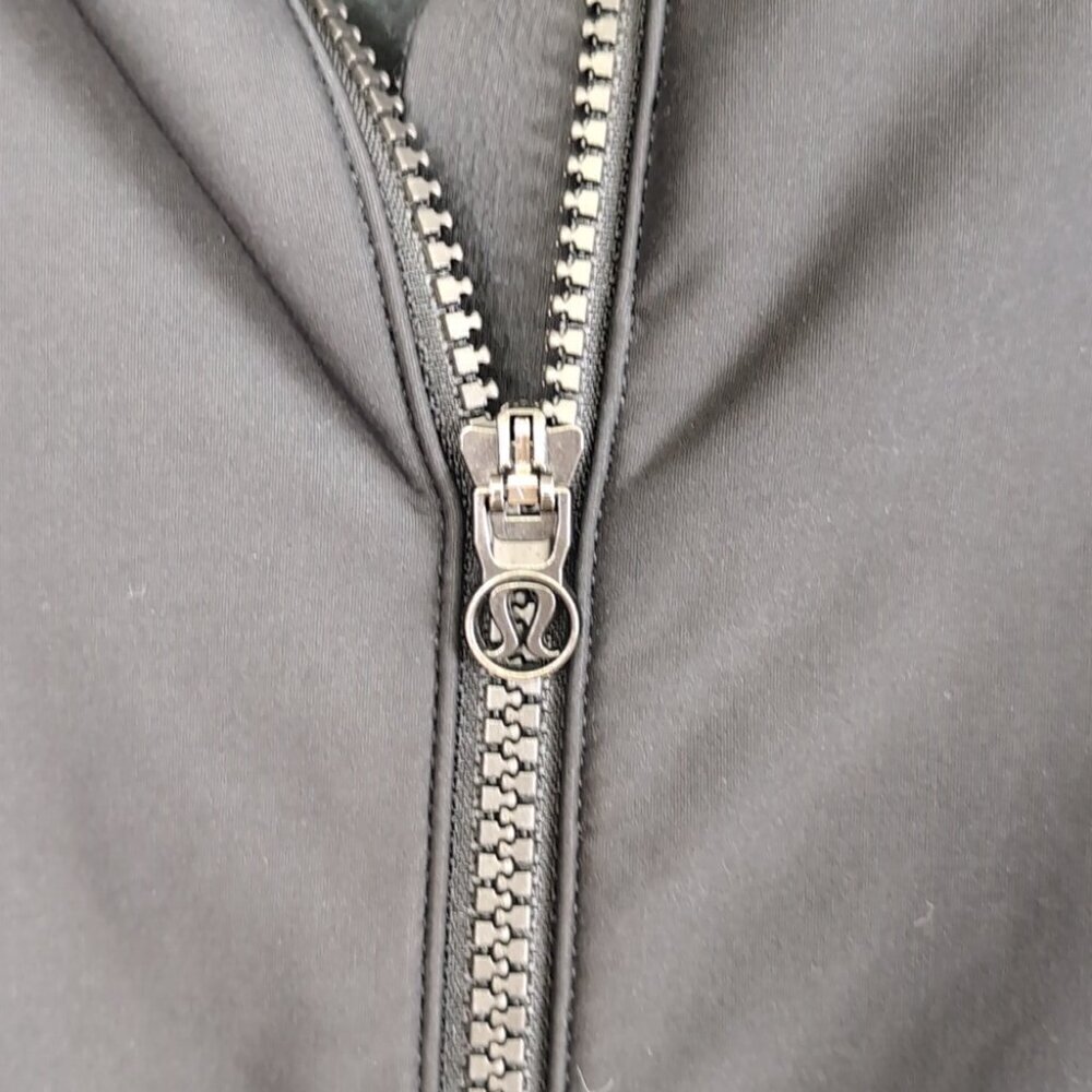 Lululemon Feeling frosty jacket size 4 - Picture 4 of 10
